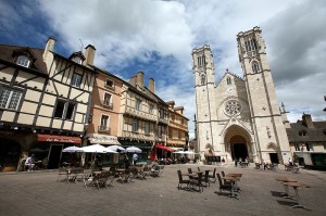 800px-Chalon-sur-Saône--place-du-marché